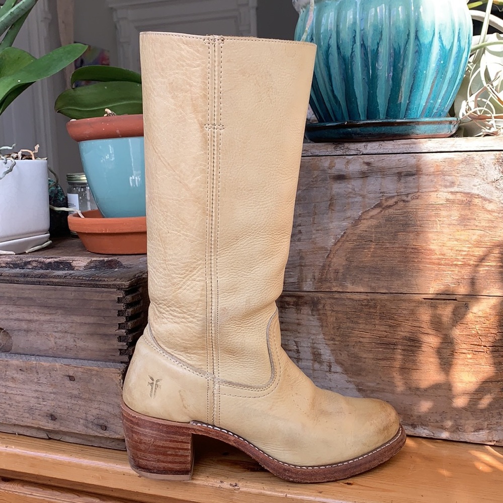 Frye Campus 14L size 8 banana yellow